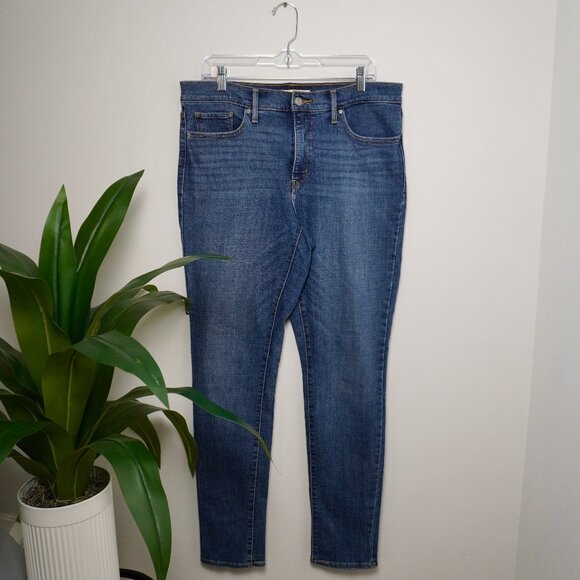 Levi's 311 Shaping Skinny Medium Wash Jeans - Picture 3 of 6
